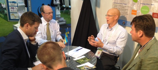 Diskussion med IUFROs president Mike Wingfield vid World Forestry Congress i Durban 2015.